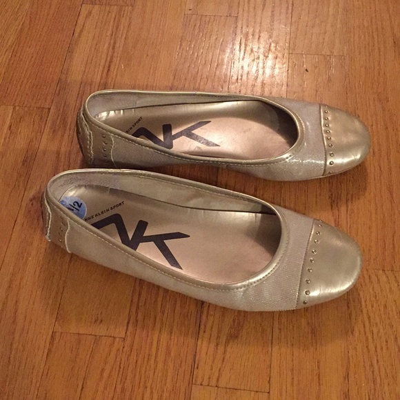 anne klein gold flats